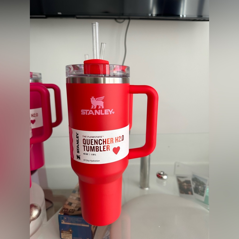 Stanley 40 oz Stainless Steel H2.0 Flowstate Quencher Tumbler Target Red